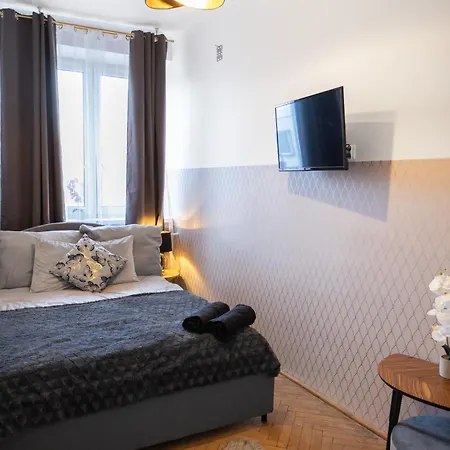 Clicktheflat Wilcza 35 Center *