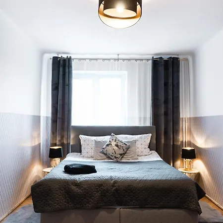 Clicktheflat Wilcza 35 Center